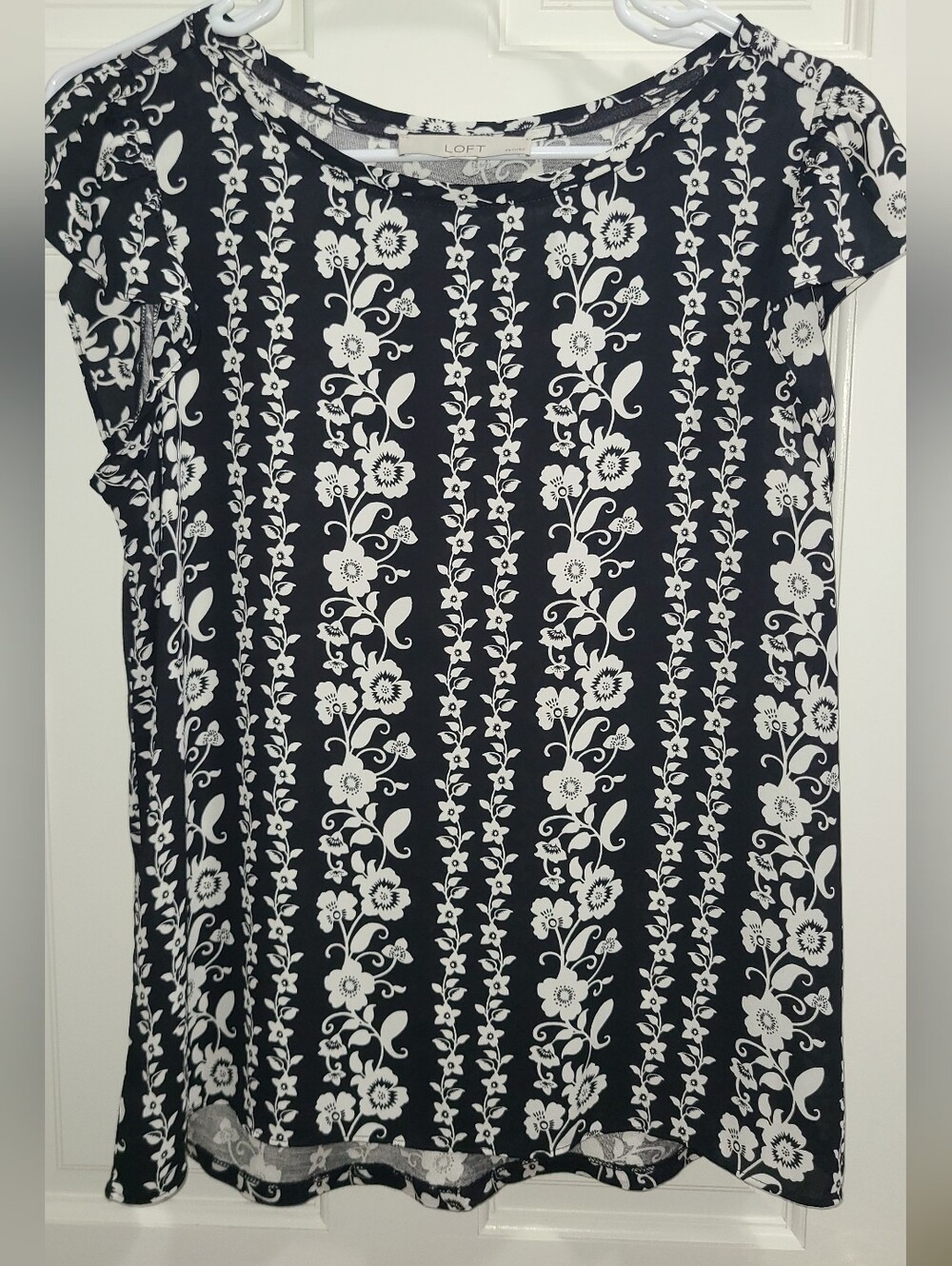 LOFT Black and White Floral Cap Sleeve Tee